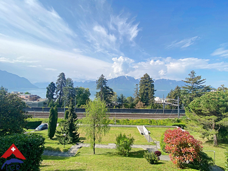 Splendide appartement rénové / 4.5 p / Terrasse / Vue lac et montagnes